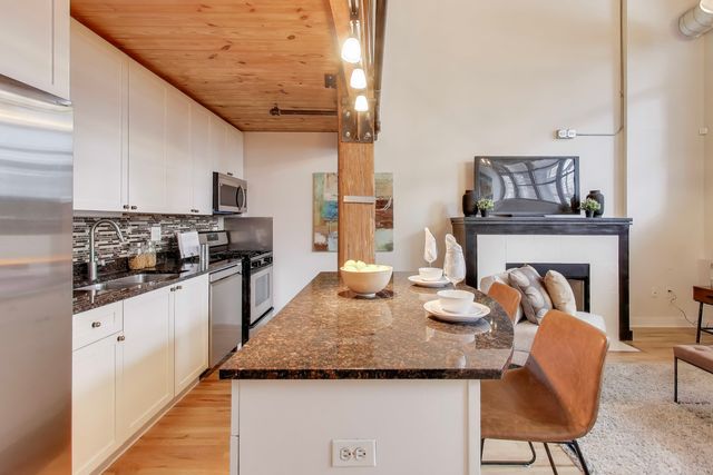 2111 W Churchill Street 105, Chicago, IL 60647