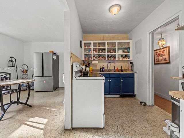 29100 Kentucky Rd, Homestead, FL 33033