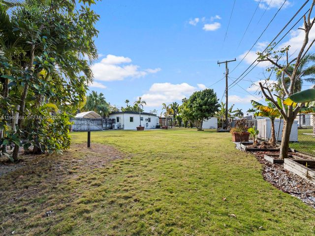 29100 Kentucky Rd, Homestead, FL 33033