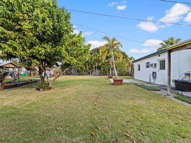 29100 Kentucky Rd, Homestead, FL 33033