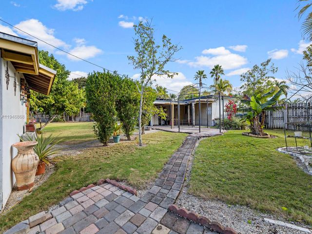 29100 Kentucky Rd, Homestead, FL 33033