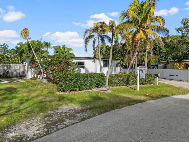 29100 Kentucky Rd, Homestead, FL 33033