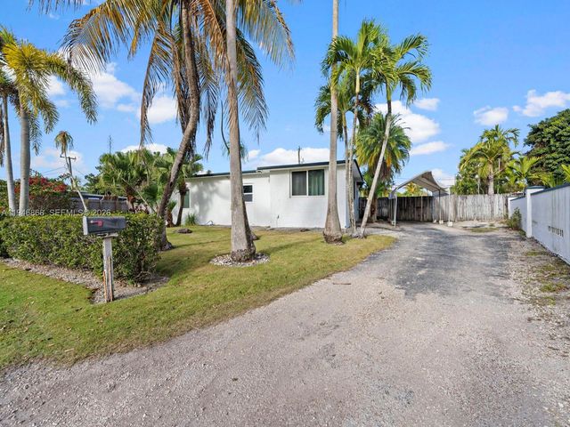 29100 Kentucky Rd, Homestead, FL 33033