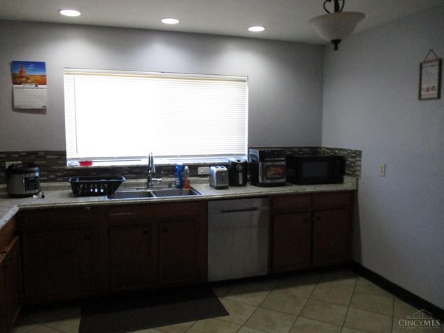 3578 Fieldcrest Drive, Cincinnati, OH 45211