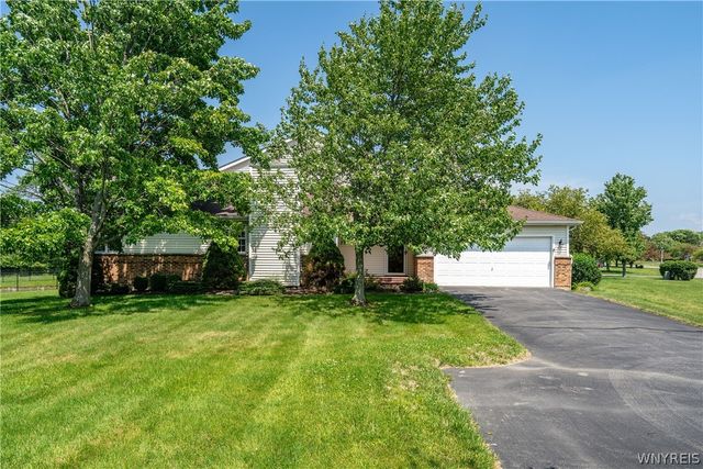 64 Hastings Drive, Orchard Park, NY 14217