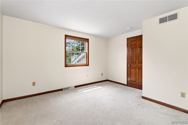64 Hastings Drive, Orchard Park, NY 14217
