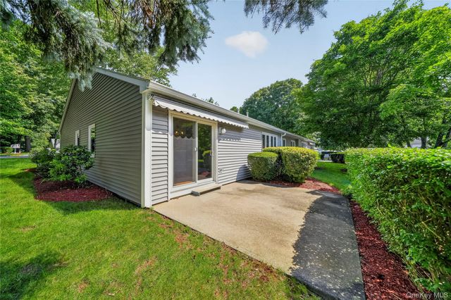 196 Long Hill Drive B, Yorktown Heights, NY 10598