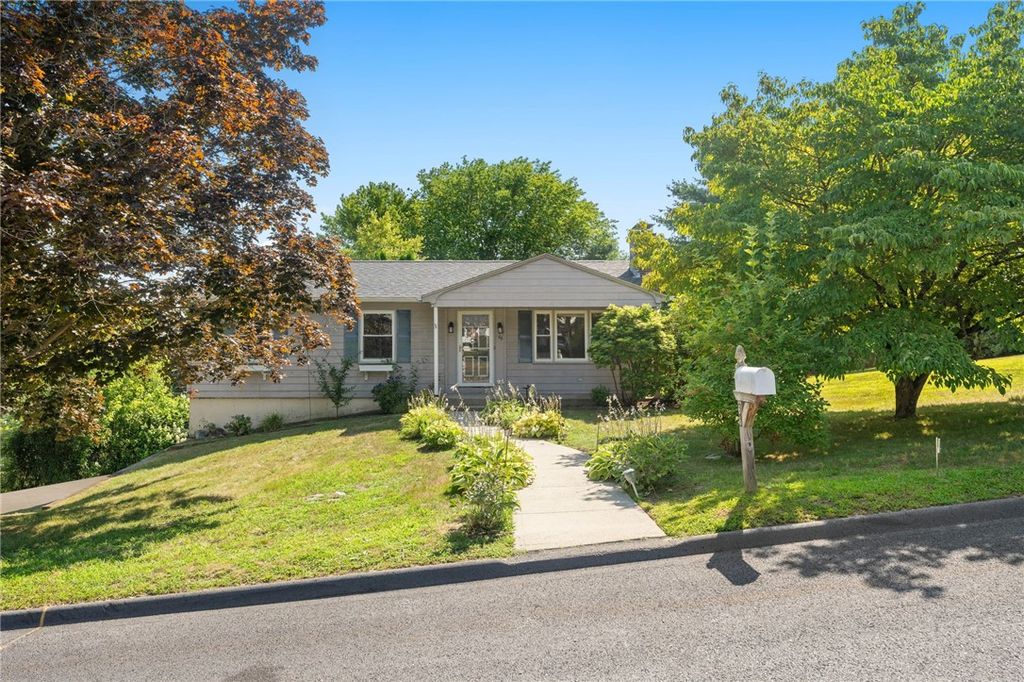 66 Tanglewood Drive, West Warwick, RI 02893