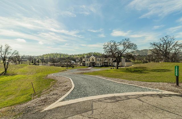 14505 Blue Drake Lane, Prather, CA 93651