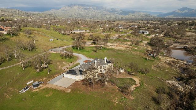 14505 Blue Drake Lane, Prather, CA 93651