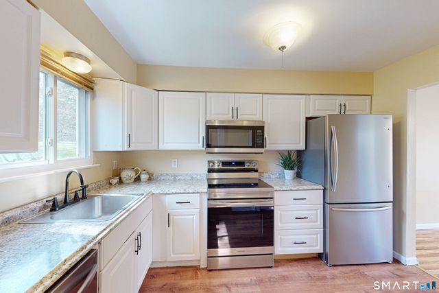 10 Monika Lane 10, Brookfield, CT 06804