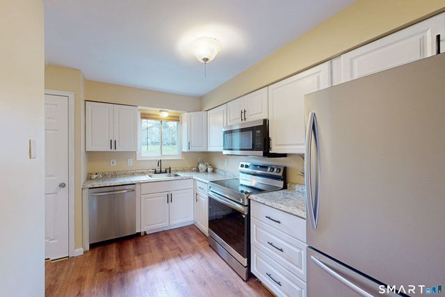 10 Monika Lane 10, Brookfield, CT 06804