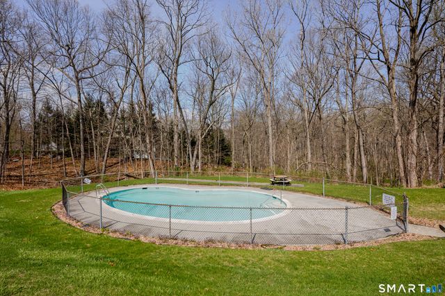 10 Monika Lane 10, Brookfield, CT 06804