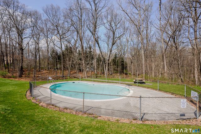 10 Monika Lane 10, Brookfield, CT 06804