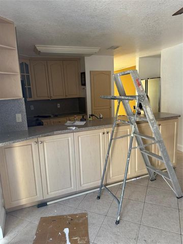 4350 SW 72nd Terrace SW, Davie, FL 33314
