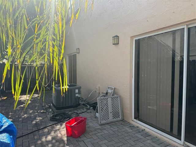 4350 SW 72nd Terrace SW, Davie, FL 33314