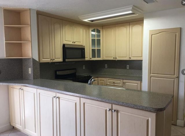 4350 SW 72nd Terrace SW, Davie, FL 33314