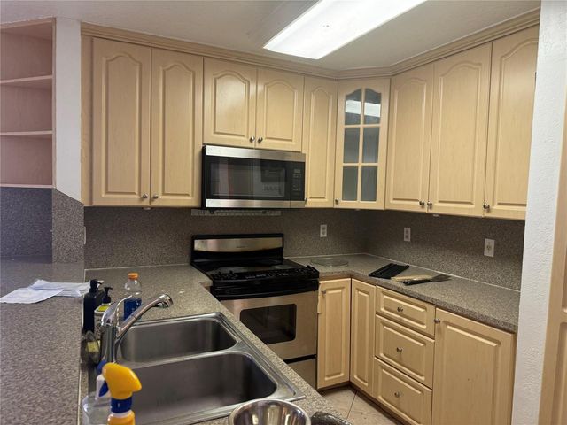4350 SW 72nd Terrace SW, Davie, FL 33314