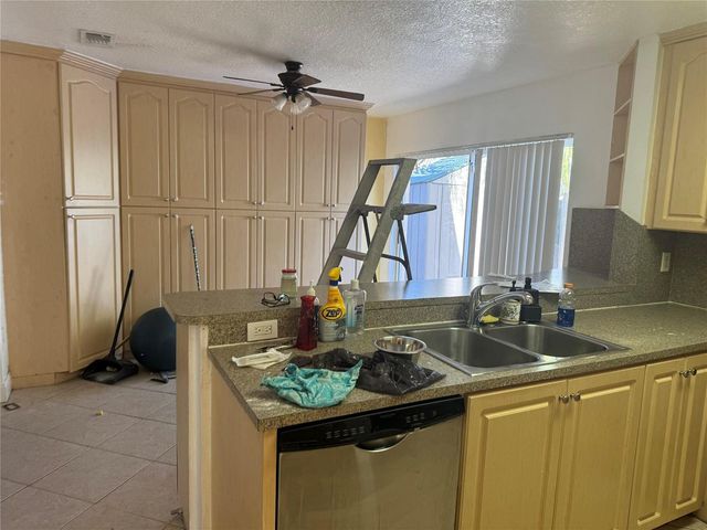 4350 SW 72nd Terrace SW, Davie, FL 33314