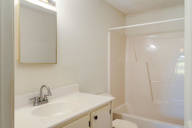 1529 GOODRICH RD, Stanley, VA 22851