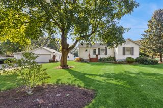 10N980 Hawthorne Street, Elgin, IL 60123