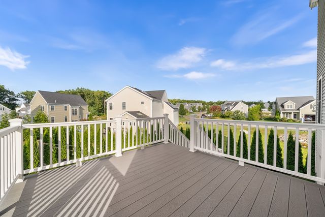 20 Pheasant Run Ct, Wrentham, MA 02093