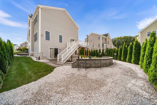20 Pheasant Run Ct, Wrentham, MA 02093