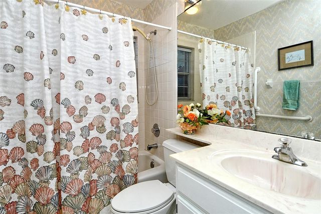 720 CONNEMARA COURT, Venice, FL 34292