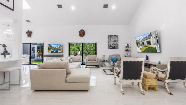 501 Sandpiper Way, Boca Raton, FL 33431