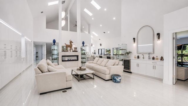501 Sandpiper Way, Boca Raton, FL 33431