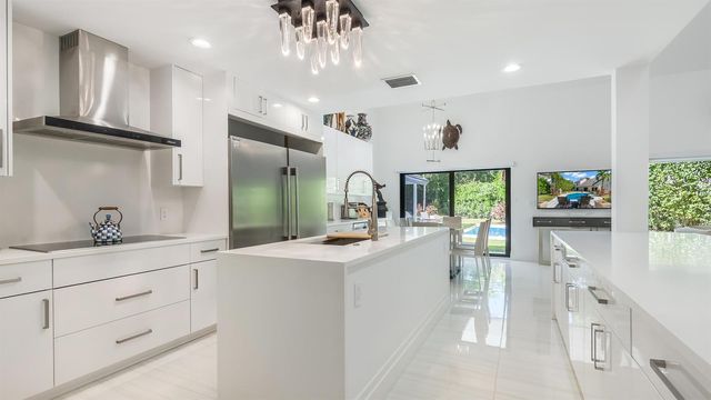 501 Sandpiper Way, Boca Raton, FL 33431