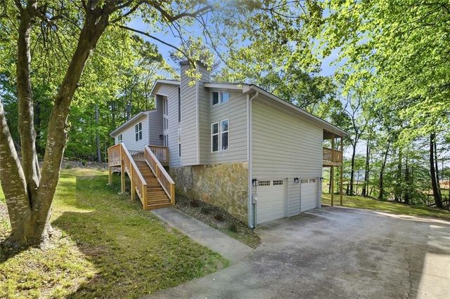 6870 Creekwood Drive, Douglasville, GA 30135