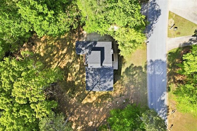 6870 Creekwood Drive, Douglasville, GA 30135