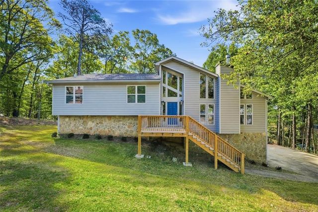6870 Creekwood Drive, Douglasville, GA 30135