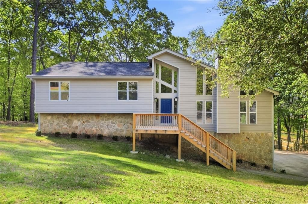 6870 Creekwood Drive, Douglasville, GA 30135