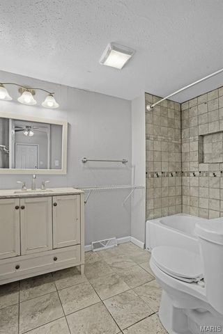 601 Kinloch Avenue, Collinsville, IL 62234