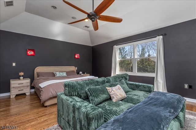 10 Tulip Ct, Kenilworth Boro, NJ 07033