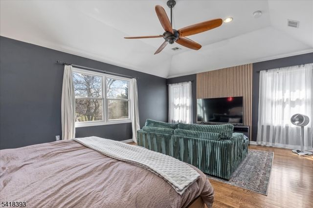 10 Tulip Ct, Kenilworth Boro, NJ 07033