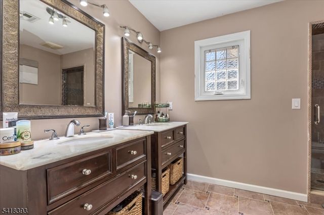 10 Tulip Ct, Kenilworth Boro, NJ 07033