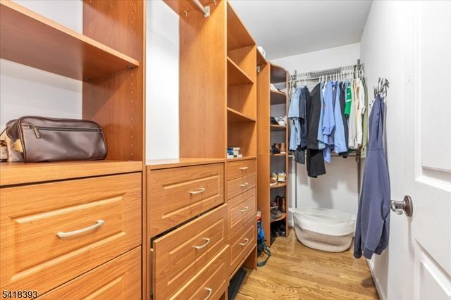 10 Tulip Ct, Kenilworth Boro, NJ 07033