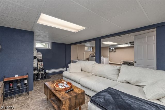 10 Tulip Ct, Kenilworth Boro, NJ 07033