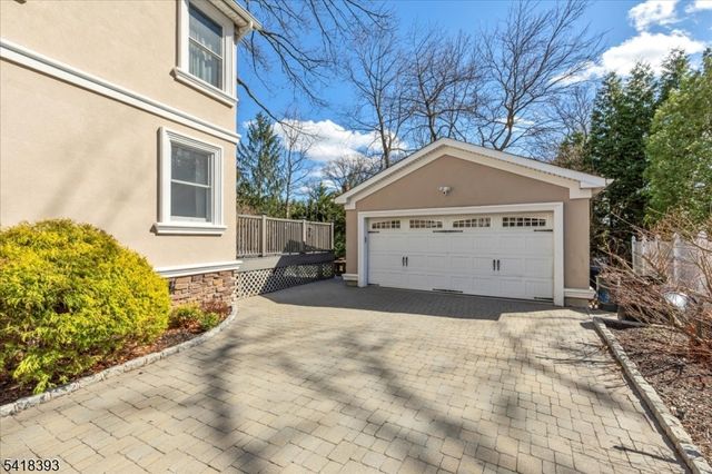 10 Tulip Ct, Kenilworth Boro, NJ 07033