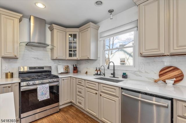 10 Tulip Ct, Kenilworth Boro, NJ 07033