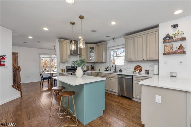 10 Tulip Ct, Kenilworth Boro, NJ 07033