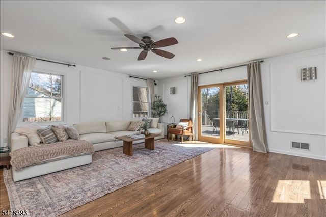 10 Tulip Ct, Kenilworth Boro, NJ 07033