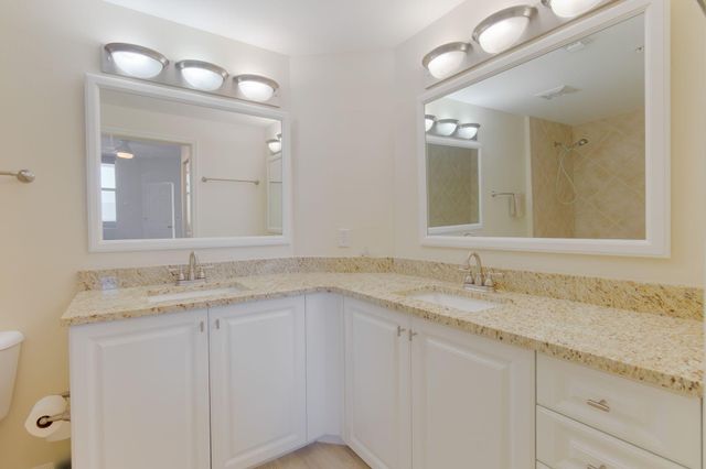 806 E Windward Way 405, Lantana, FL 33462