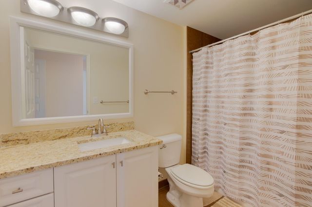 806 E Windward Way 405, Lantana, FL 33462