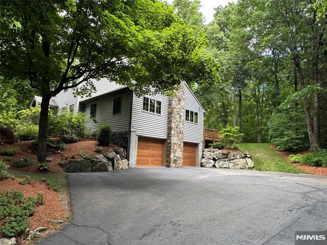 9 Buckhaven Trail, Hardyston, NJ 07460