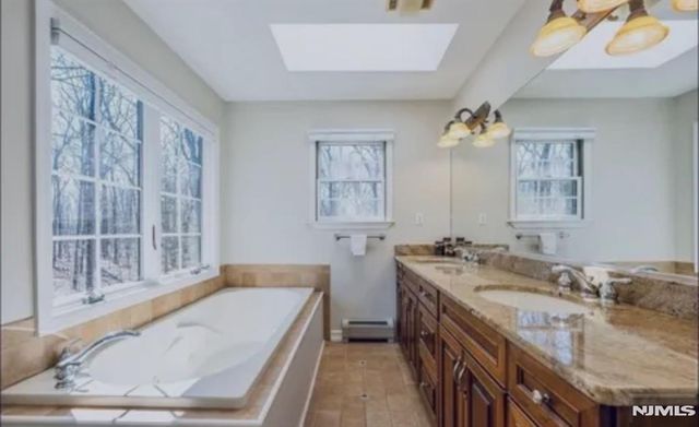 9 Buckhaven Trail, Hardyston, NJ 07460
