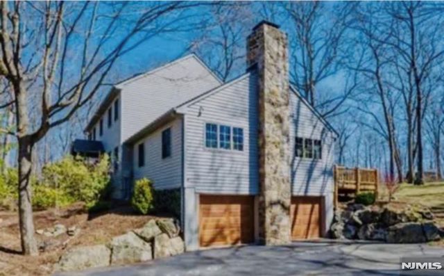 9 Buckhaven Trail, Hardyston, NJ 07460